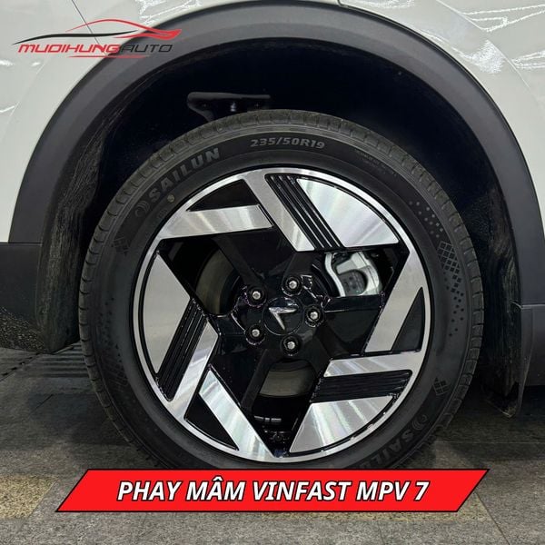 Phay mâm Vinfast MPV 7