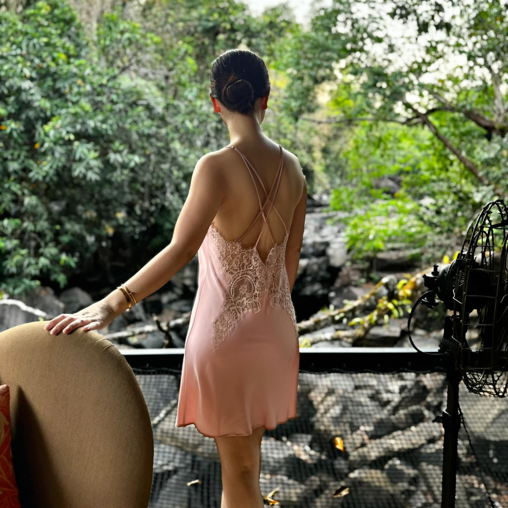  DEAL 11A: ĐẦM NGỦ DÂY ĐÔI CHÉO SAU LƯNG - MÀU HỒNG 
