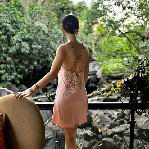  DEAL 11A: ĐẦM NGỦ DÂY ĐÔI CHÉO SAU LƯNG - MÀU HỒNG 