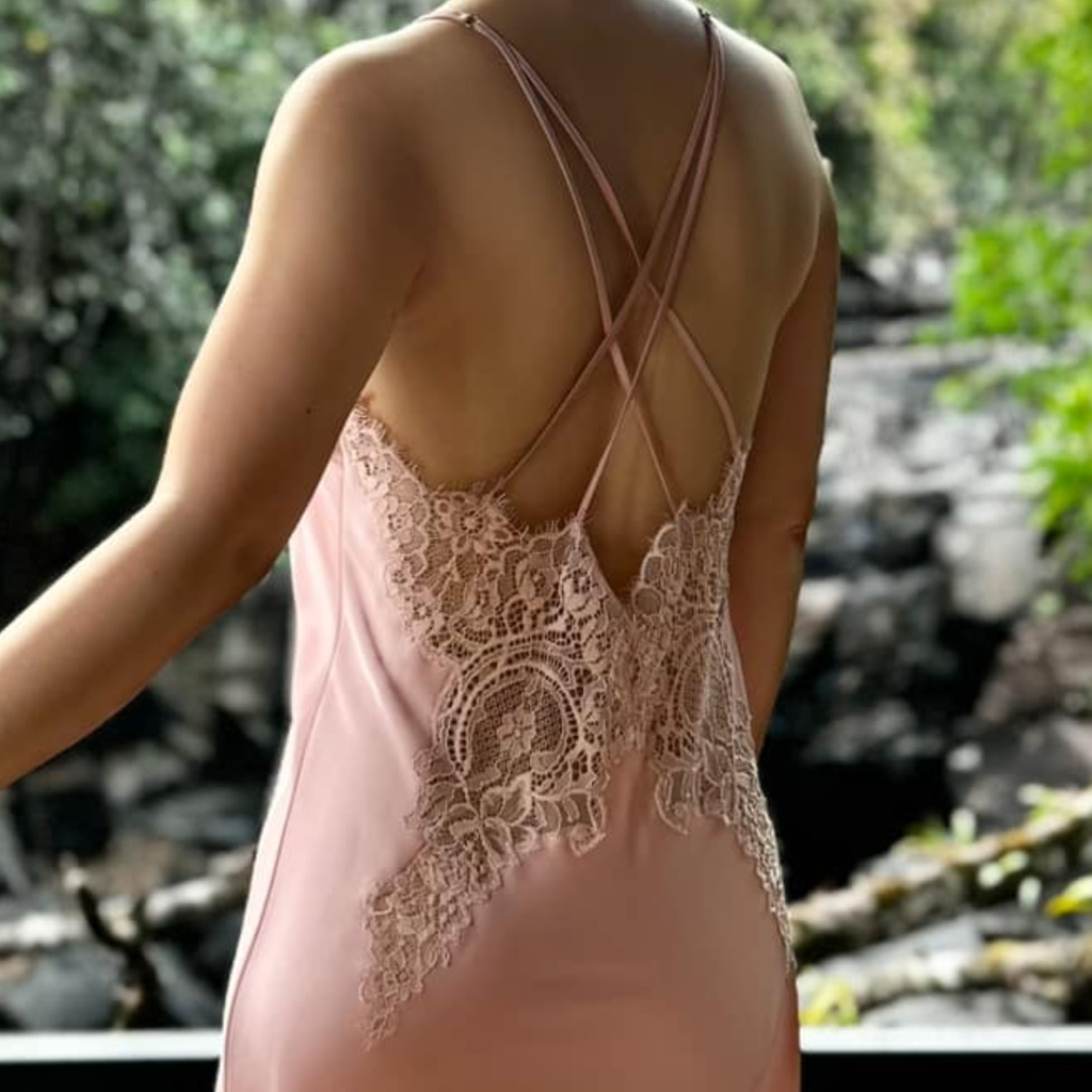  DEAL 11A: ĐẦM NGỦ DÂY ĐÔI CHÉO SAU LƯNG - MÀU HỒNG 