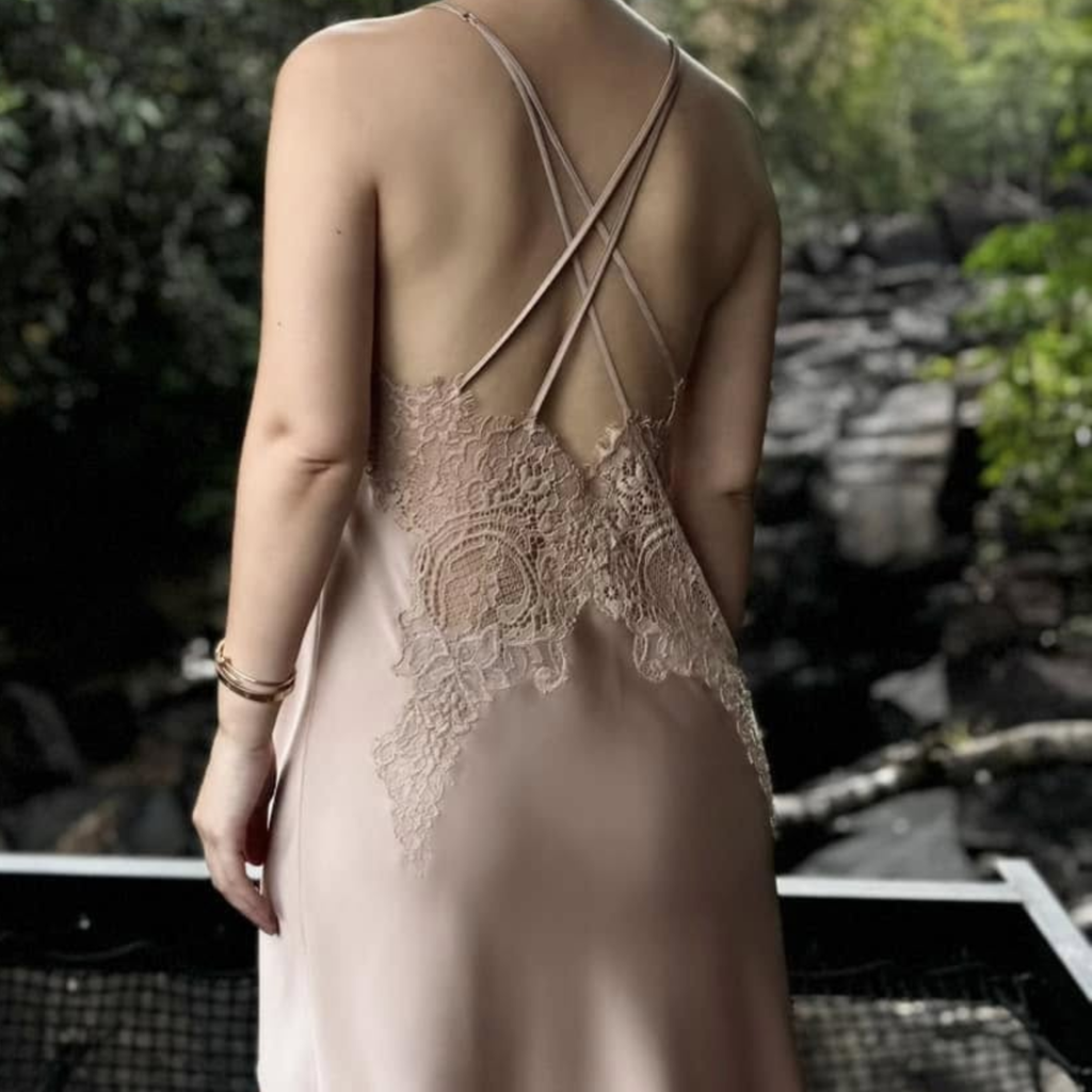  DEAL 11B: ĐẦM NGỦ DÂY ĐÔI CHÉO SAU LƯNG - MÀU NUDE 