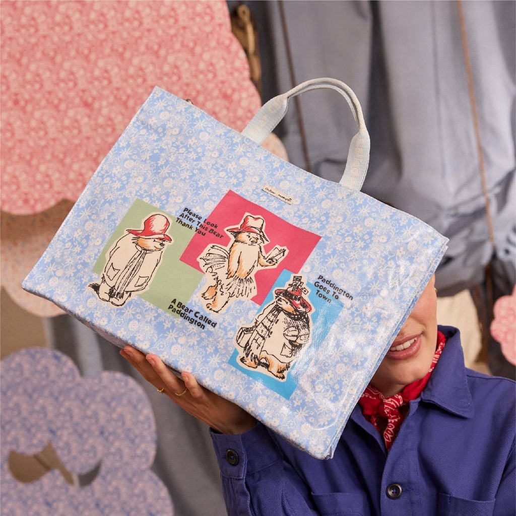  DEAL 3. TÚI ĐEO VAI/ĐEO CHÉO CATH KIDSTON HOẠ TIẾT GẤU PADDINGTON CHẮT LIỆU COTTON PHỦ PVC MỜ TRƯỢT NƯỚC 