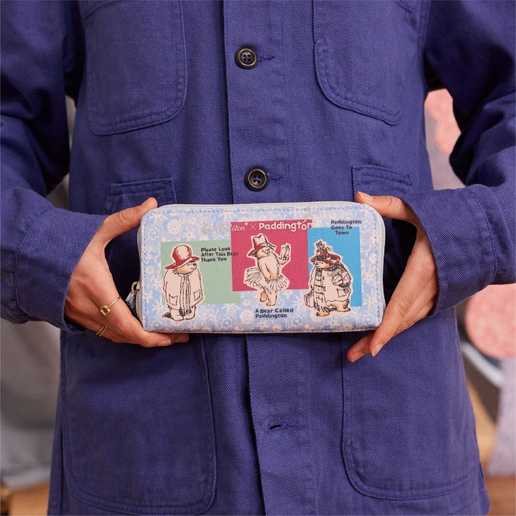  DEAL 7. VÍ DÀI NỮ CATH KIDSTON HOẠ TIẾT GẤU PADDINGTON ANH QUỐC CHẤT LIỆU COTTON PHỦ PVC MỜ TRƯỢT NƯỚC 