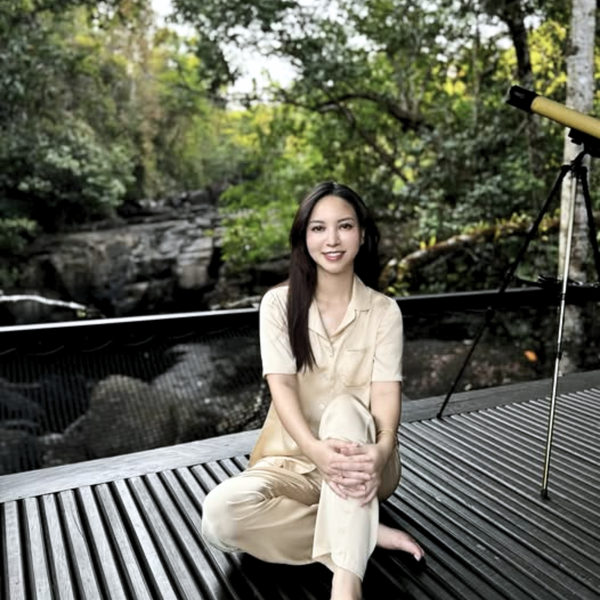  DEAL 8A: BỘ ĐỒ NGỦ SATIN - MÀU KEM 