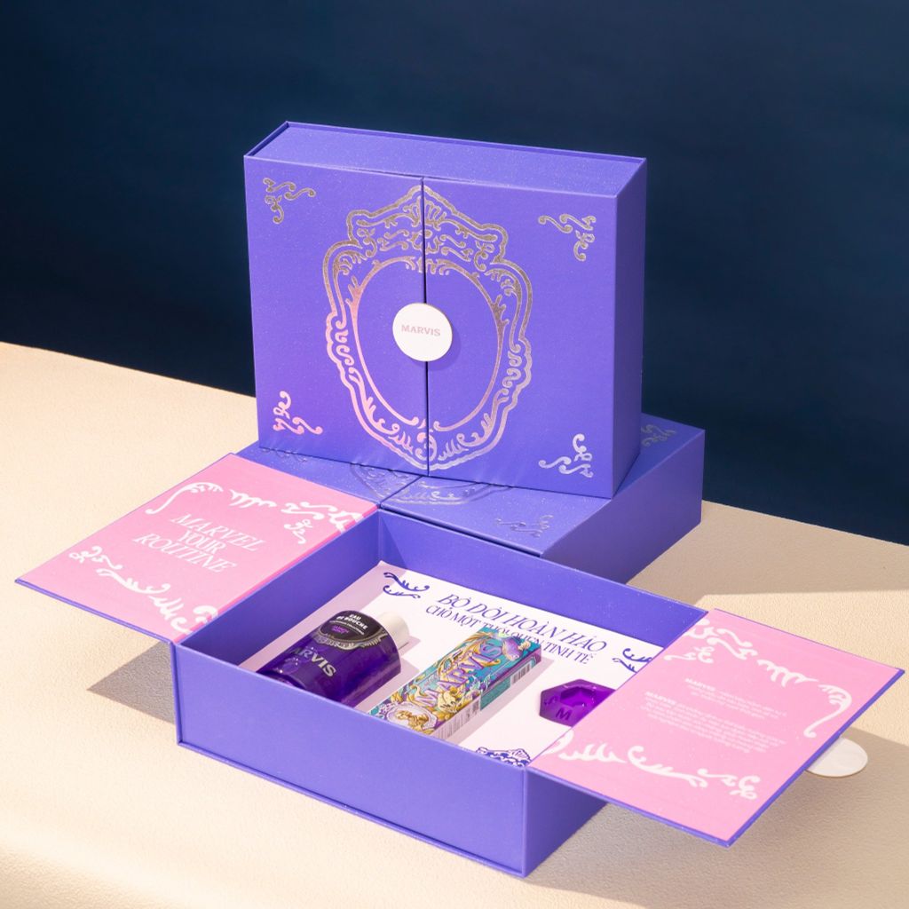  DEAL 4: PERFECT COUPLE BOX SET KEM ĐÁNH RĂNG 75/85ML & NƯỚC SÚC MIỆNG 400ML PHA SẴN MARVIS - PHIÊN BẢN GIỚI HẠN TẶNG KÈM ĐẾ DỰNG KĐR 