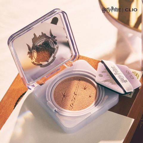  C38_DEAL 1: (PHIÊN BẢN HARRY POTTER) PHẤN NƯỚC CLIO MỎNG NHẸ & CHE KHUYẾT ĐIỂM HOÀN HẢO 15G (TẶNG KÈM LÕI) 