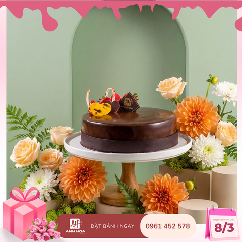 DARK CHOCOLATE CREAM CAKE 3