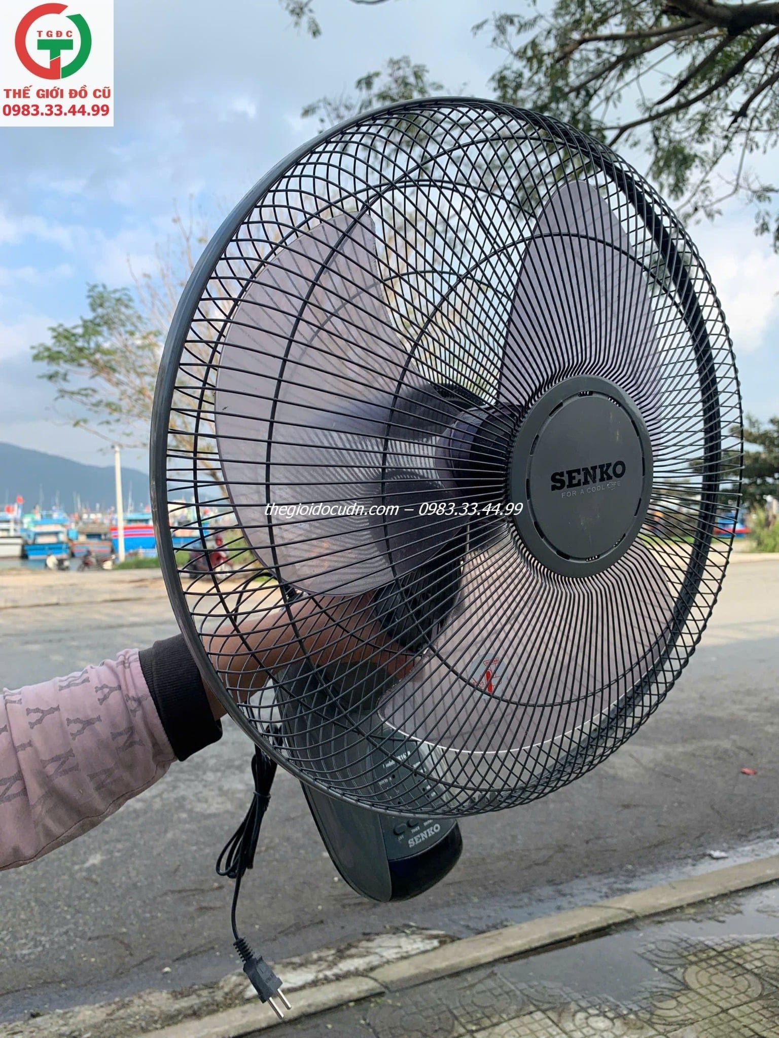 Quạt treo tường thanh lý