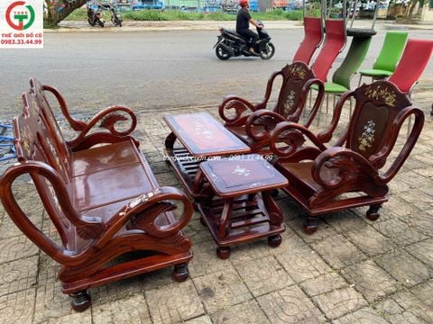 Salon gỗ thanh lý