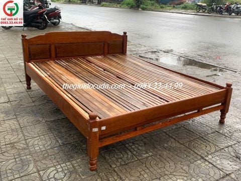 Giường gỗ thanh lý