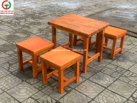 Bàn ghế gỗ thanh lý