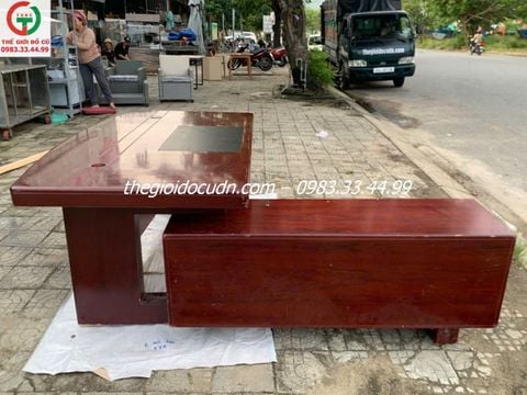 Bàn giám đốc thanh lý