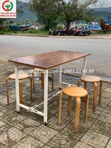 Bàn ghế cửa hàng thanh lý