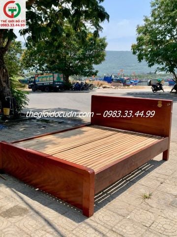 Giường gỗ thanh lý