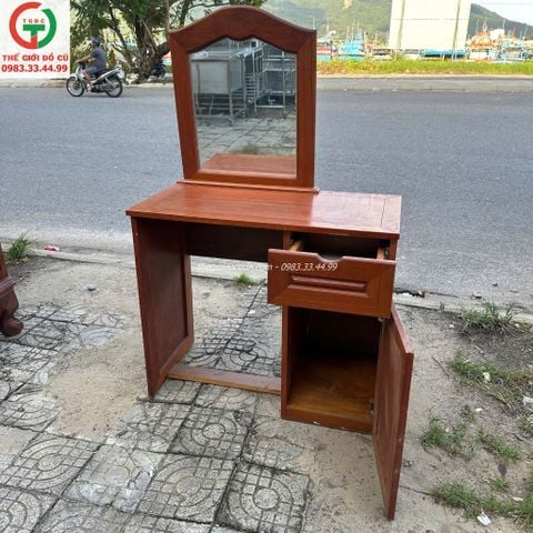Bàn trang điểm thanh lý