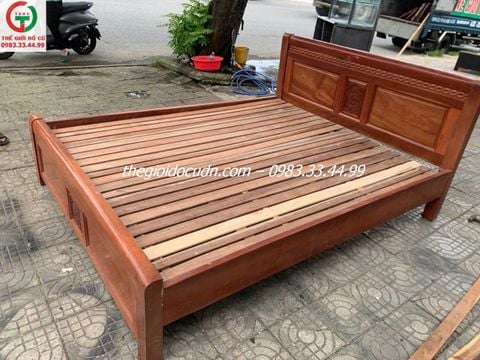 Giường gỗ thanh lý