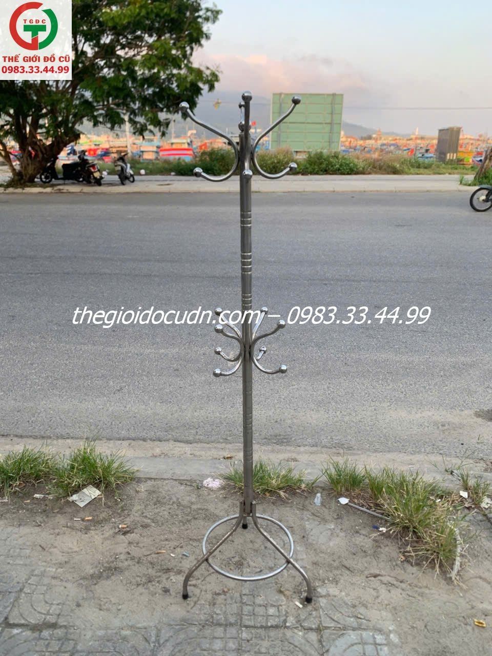 Cây móc áo quần thanh lý