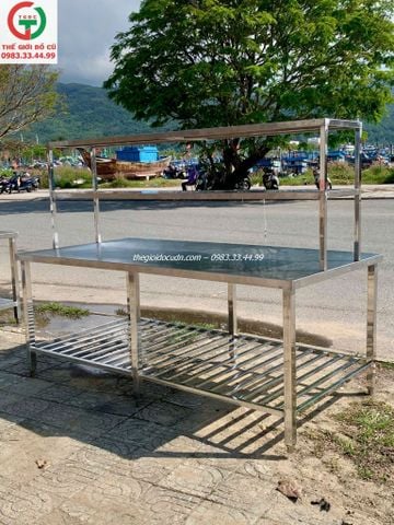 Bàn chế biến thanh lý