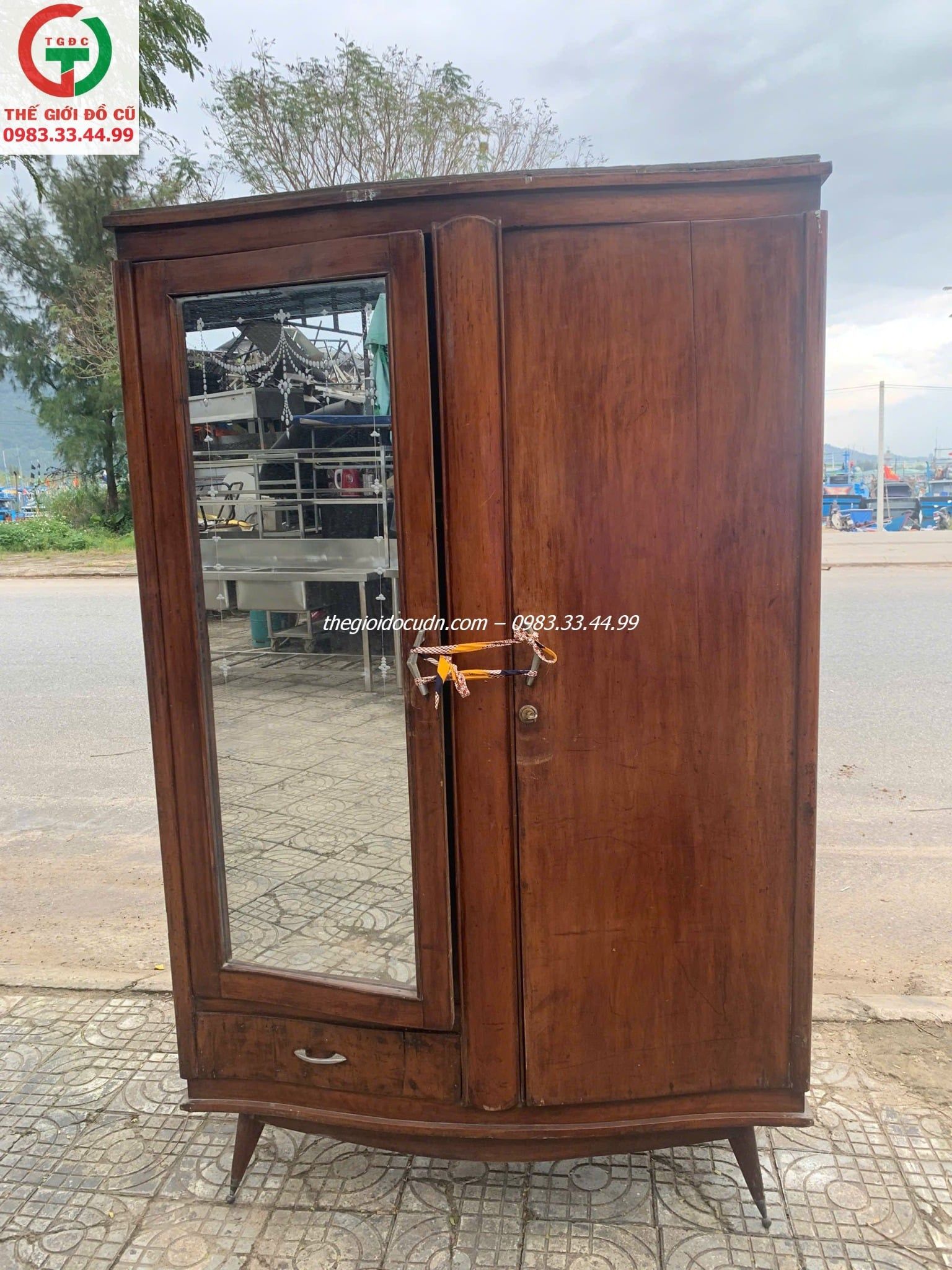 Tủ áo quần xưa thanh lý