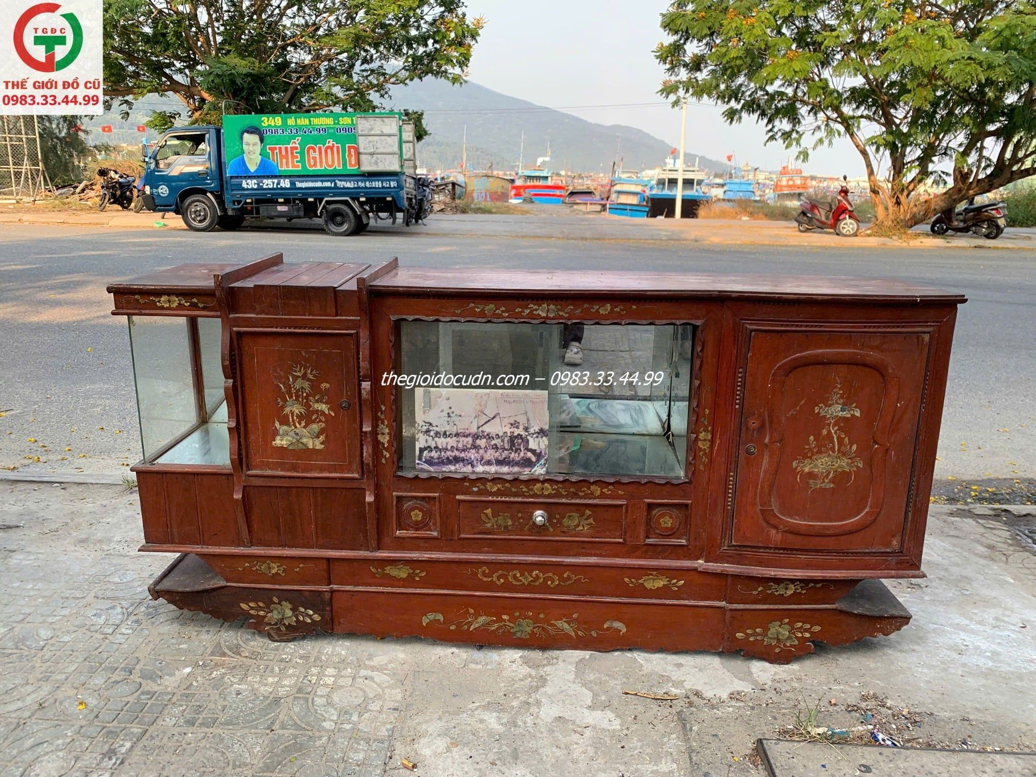 Kệ tivi thanh lý