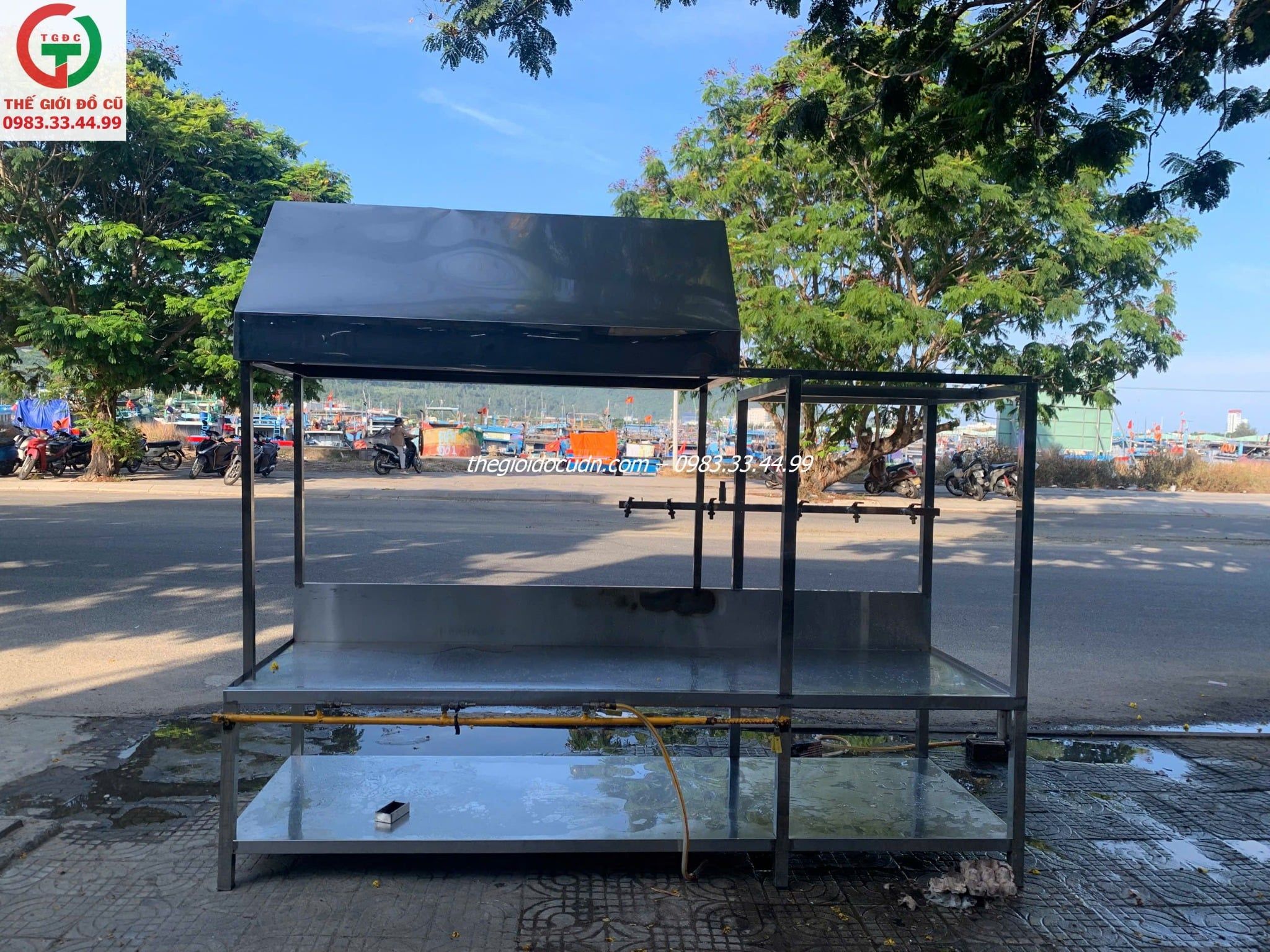Bàn chế biến kèm máng hút thanh lý