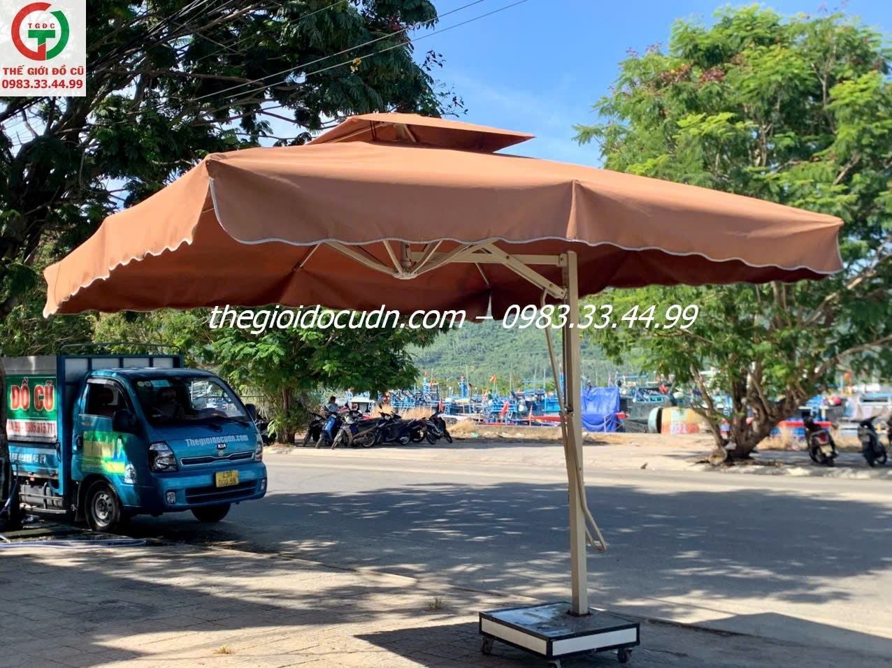 Dù che lệch tâm vuông thanh lý