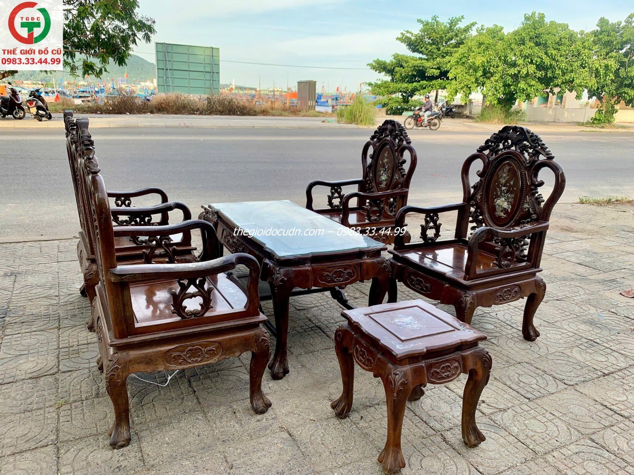 Salon gỗ thanh lý