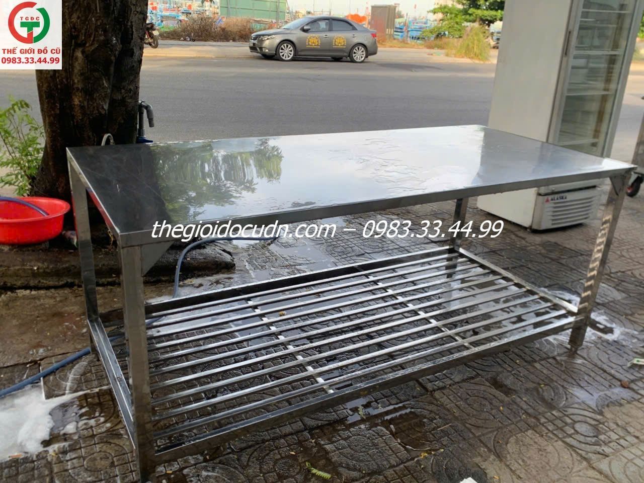 Bàn chế biến thanh lý