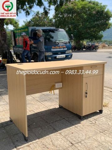 Bàn làm việc thanh lý