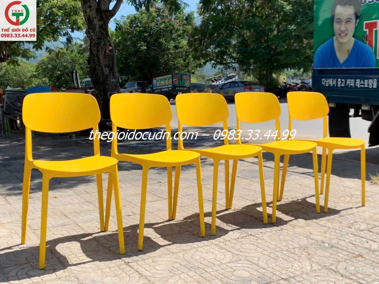 Ghế nhựa đúc thanh lý