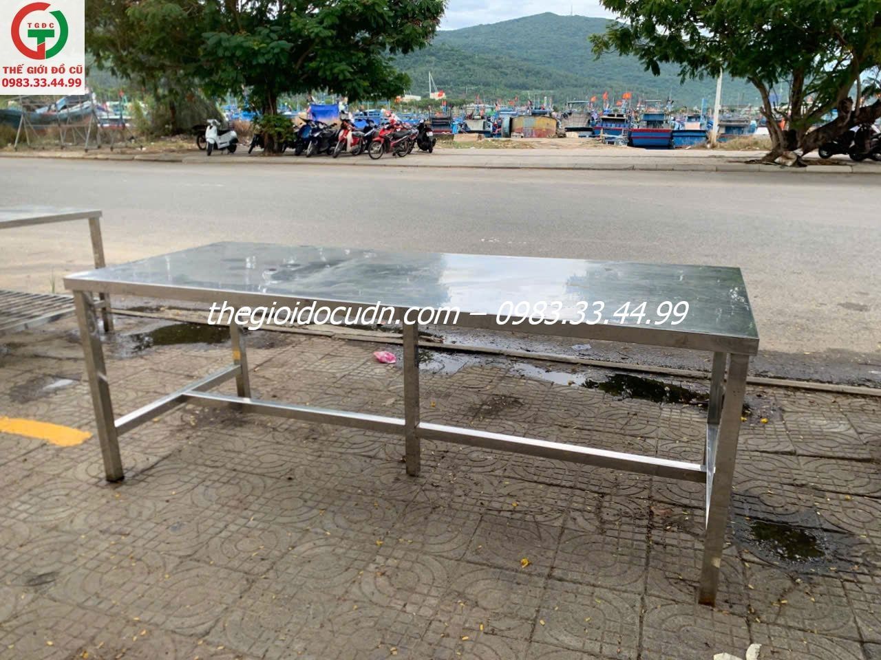 Bàn chế biến thanh lý
