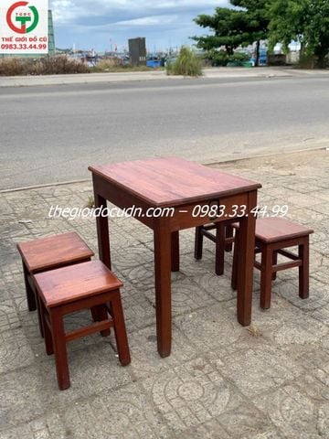 Bàn ghế gỗ thanh lý