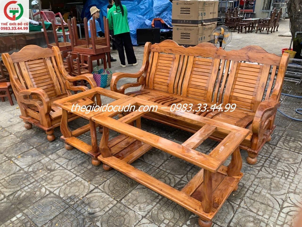 Salon gỗ thanh lý