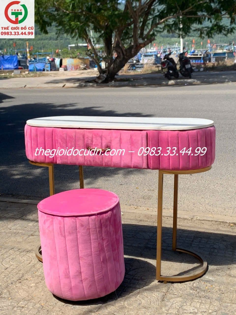 Bàn trang điểm thanh lý