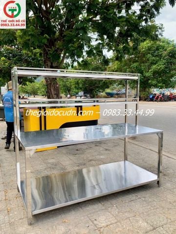 Bàn chế biến thanh lý