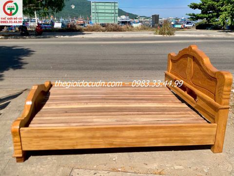 Giường gỗ thanh lý