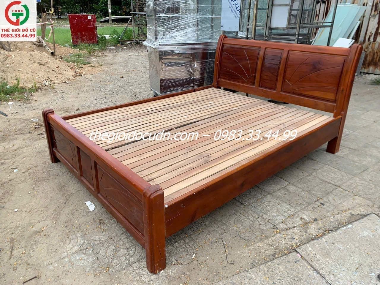 Giường gỗ tự nhiên thanh lý