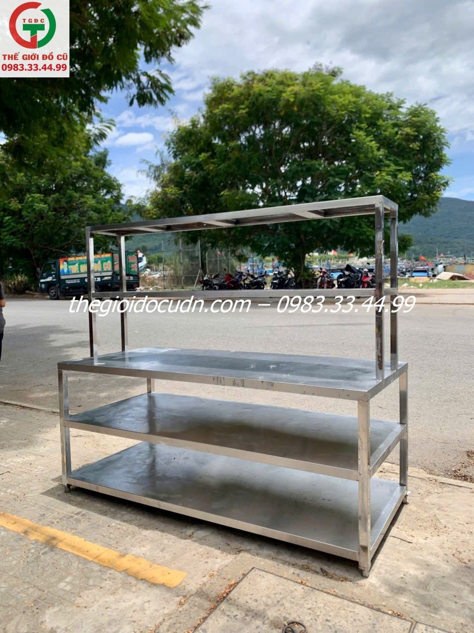Bàn chế biến thanh lý