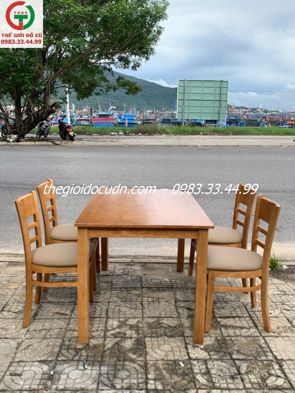 Bàn ghế ăn thanh lý