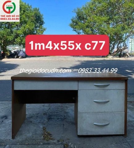 Bàn làm việc thanh lý