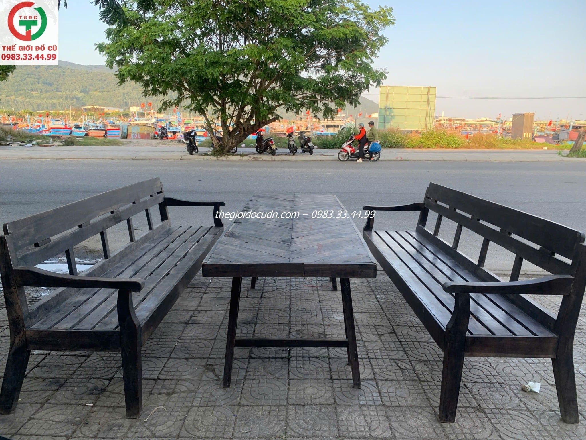 Bàn ghế gỗ thanh lý