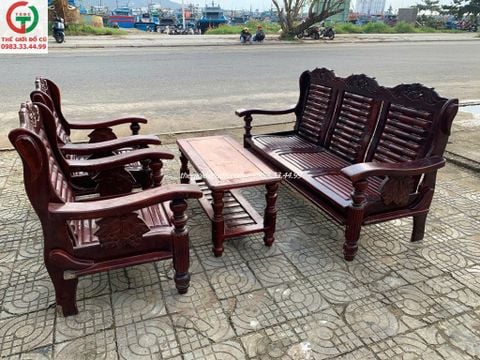 Salon gỗ thanh lý