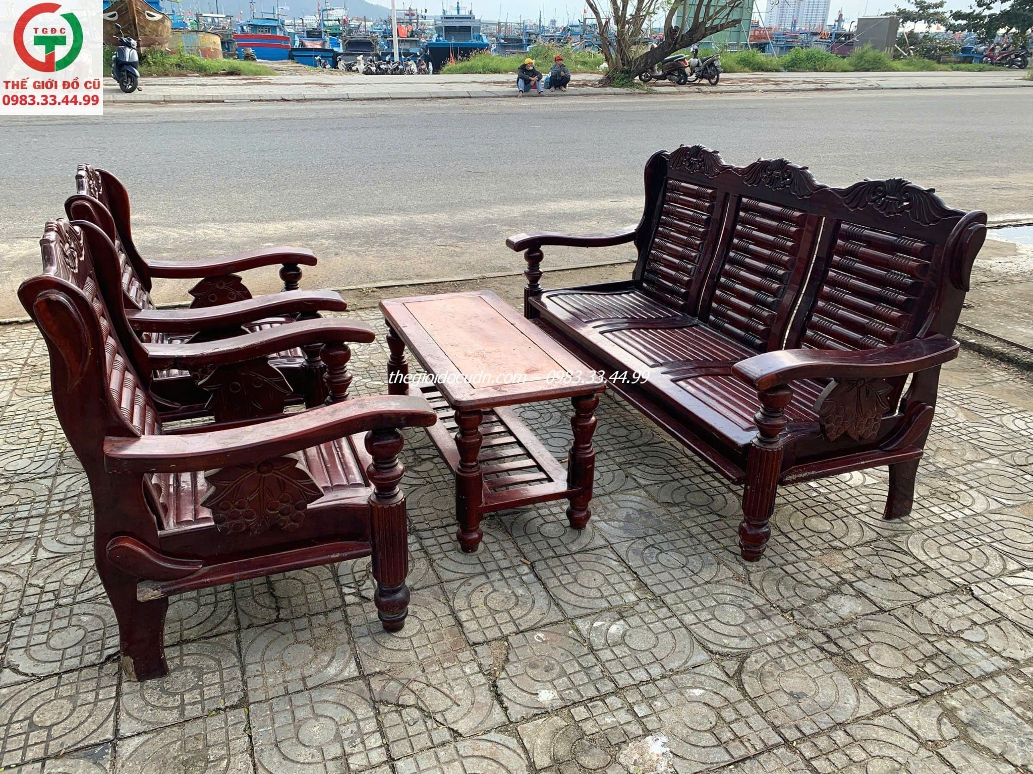 Salon gỗ thanh lý