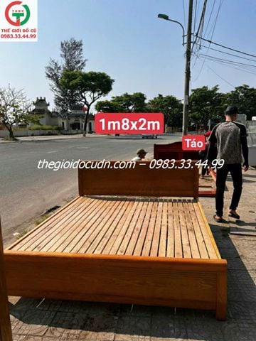 Giường gỗ thanh lý