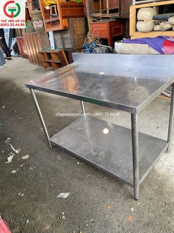 Bàn chế biến thanh lý