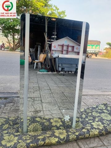 Gương soi kèm đèn led thanh lý