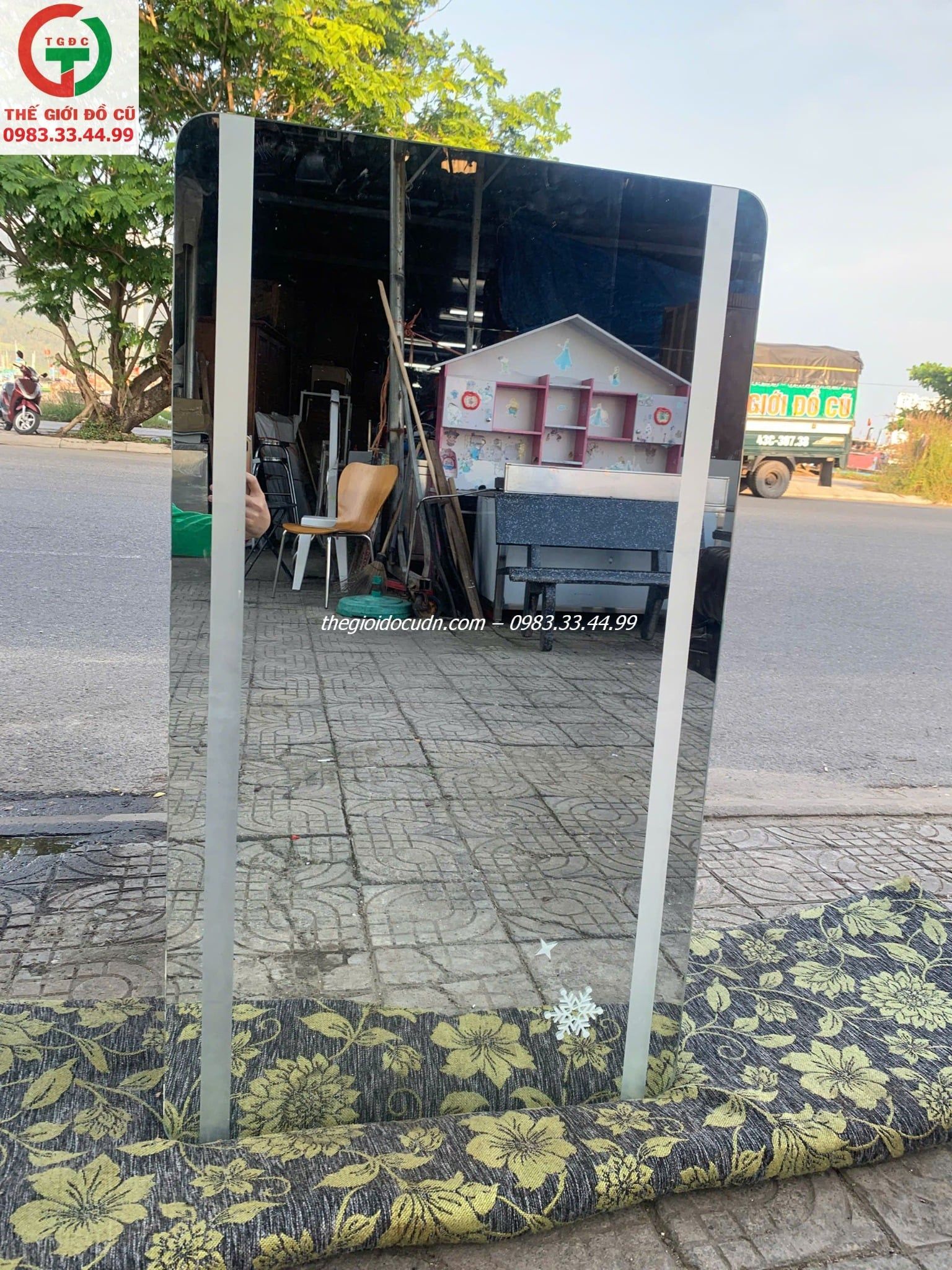 Gương soi kèm đèn led thanh lý