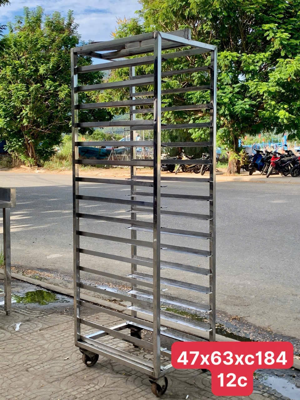 Xe đẩy inox thanh lý