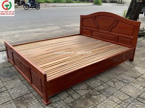 Giường gỗ thanh lý