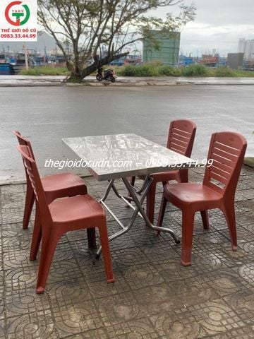 Bàn ghế quán ăn thanh lý